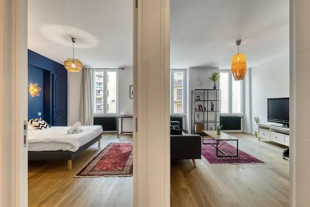 Zenbnb / Cosmo / Chambre N°2 / Proche Tram/Gare Annemasse 0*,